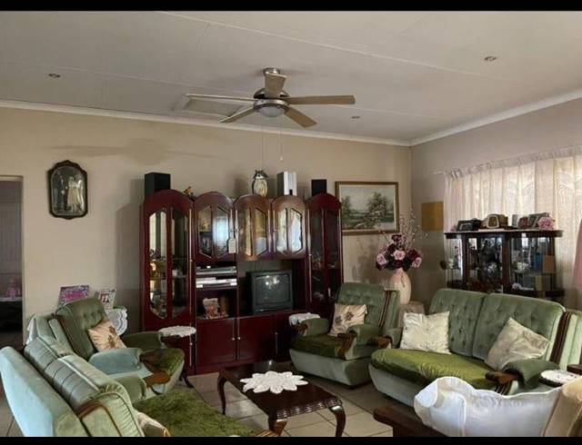 5 BEDROOM HOUSE FOR SALE IN KAMEELDORINGPARK